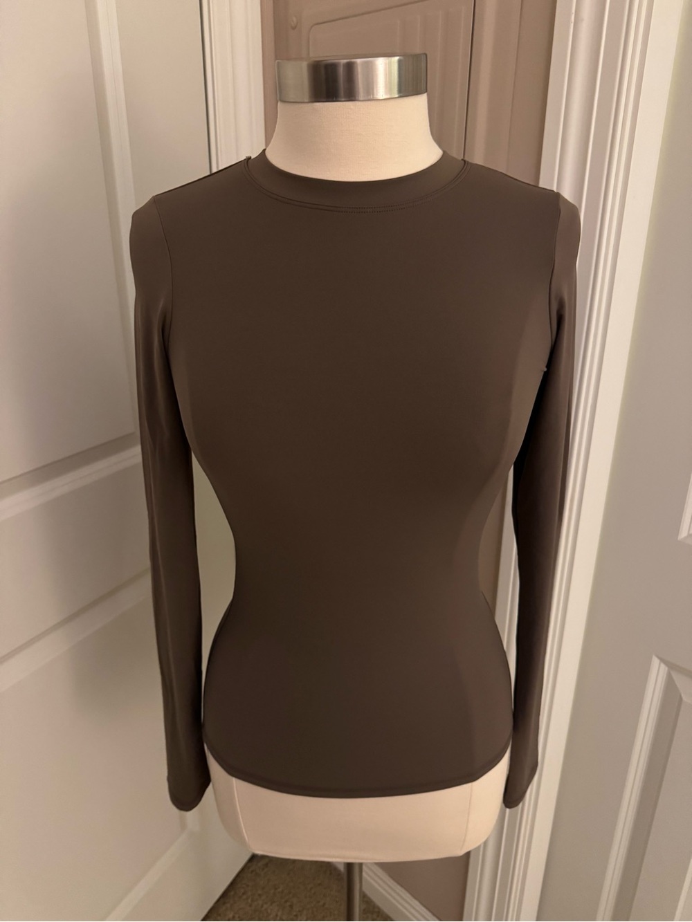 SET ACTIVE Crewneck Top (NWOT)